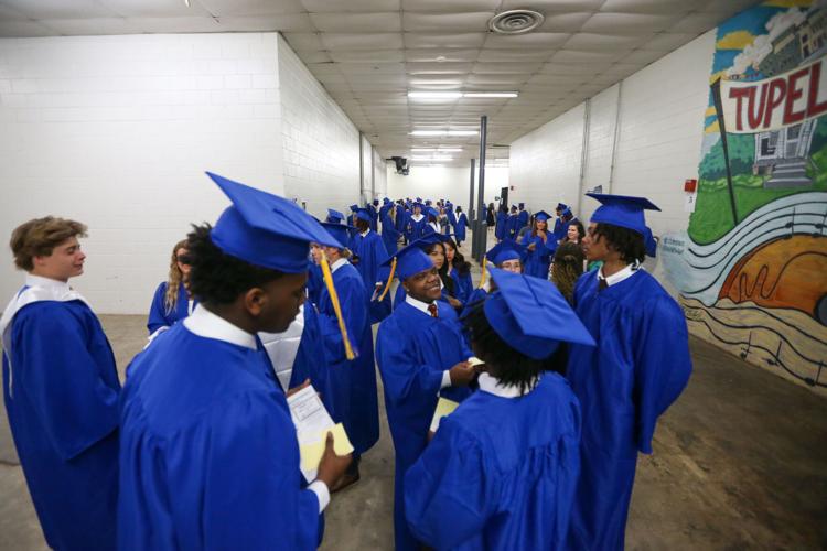 djr-2024-05-18-news-ths-GRAD-HM