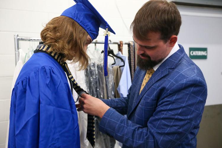 djr-2024-05-18-news-ths-GRAD-HM