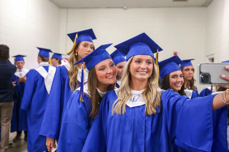 djr-2024-05-18-news-ths-GRAD-HM